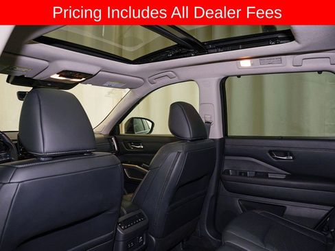 Certified 2024 Nissan Pathfinder Platinum w/ Cargo Package AWD/4WD image 11