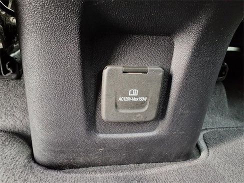 Used 2018 Chevrolet Equinox Premier image 32