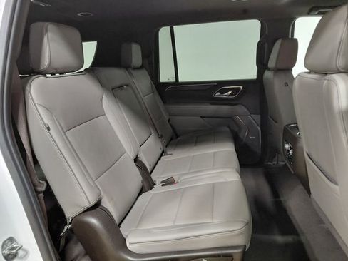 Certified 2024 GMC Yukon XL SLT AWD/4WD image 45