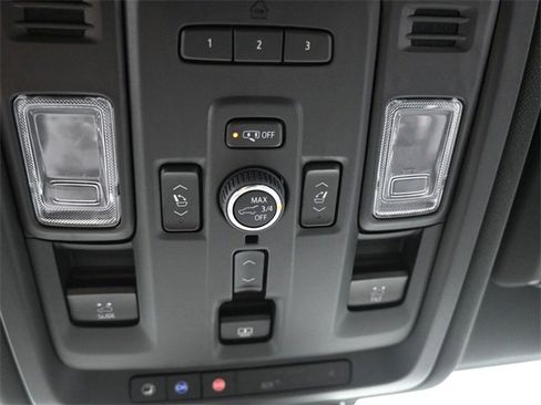 Used 2024 Chevrolet Suburban Premier w/ Advanced Technology Package image 19