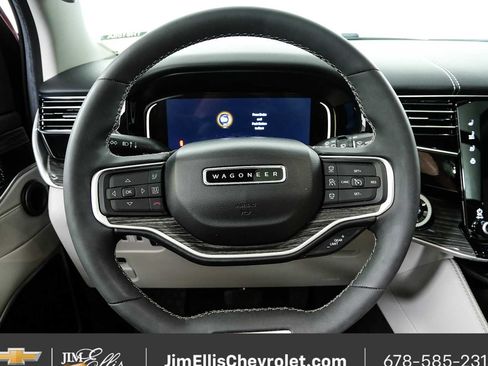Used 2022 Jeep Wagoneer Series II w/ Premium Group I AWD/4WD image 10