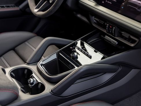 New 2026 Porsche Cayenne GTS image 52