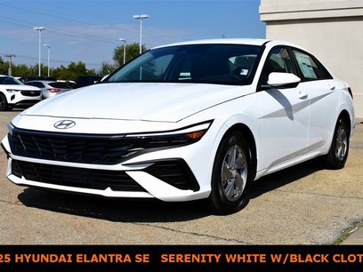 New 2025 Hyundai Elantra SE