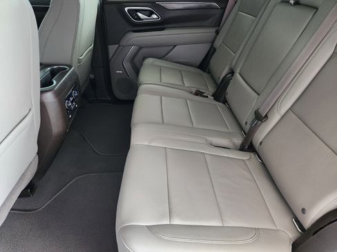 Used 2021 Chevrolet Tahoe LT w/ Luxury Package RWD image 32