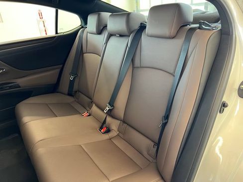 Used 2025 Lexus ES 350 w/ Premium Package FWD image 41
