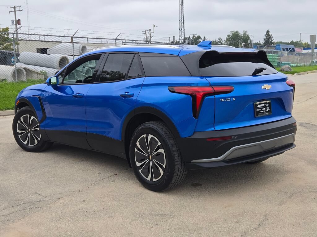 Used 2024 Chevrolet Blazer EV LT AWD/4WD image 17