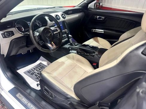 Used 2015 Ford Mustang Premium image 2