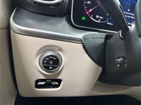 Used 2025 Mercedes-Benz C 300 4MATIC Sedan image 16