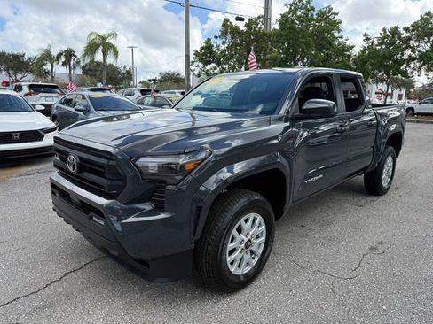 Used 2025 Toyota Tacoma SR5 image 3