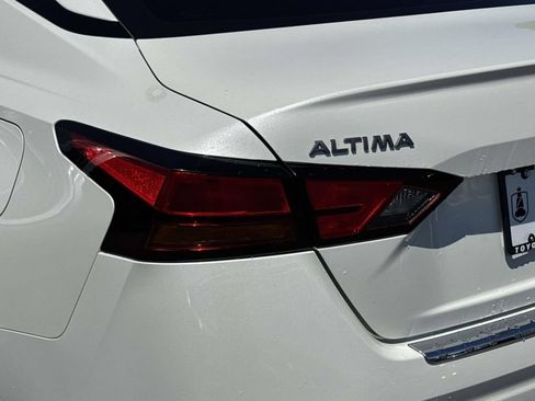 Used 2023 Nissan Altima 2.5 SL FWD image 13