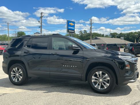 Certified 2025 Chevrolet Equinox LT w/ Convenience Package II AWD/4WD image 3