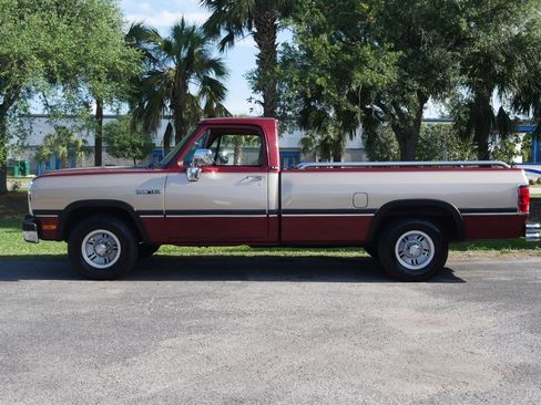 Used 1992 Dodge D/W Truck 150 RWD image 13