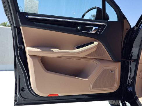 New 2026 Porsche Macan S AWD/4WD image 13