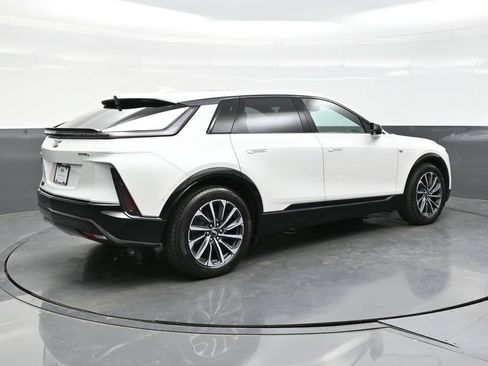 Certified 2024 Cadillac Lyriq Sport AWD/4WD image 7