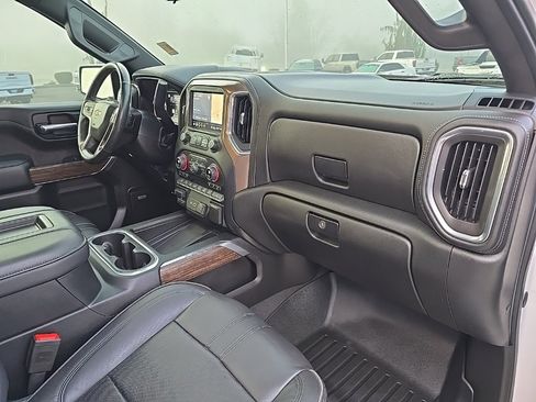 Used 2020 Chevrolet Silverado 1500 High Country image 34