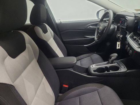 Used 2025 Chevrolet Trax LS FWD image 21