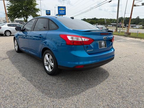 Used 2014 Ford Focus SE FWD image 16
