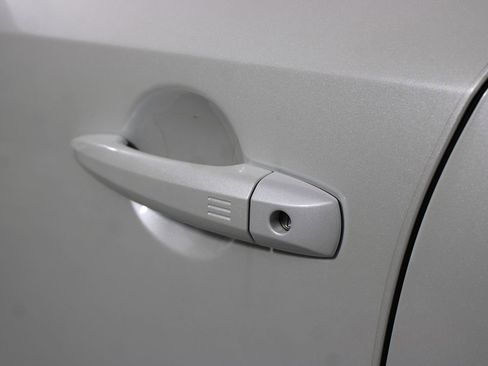 Used 2023 Nissan Ariya FWD image 25