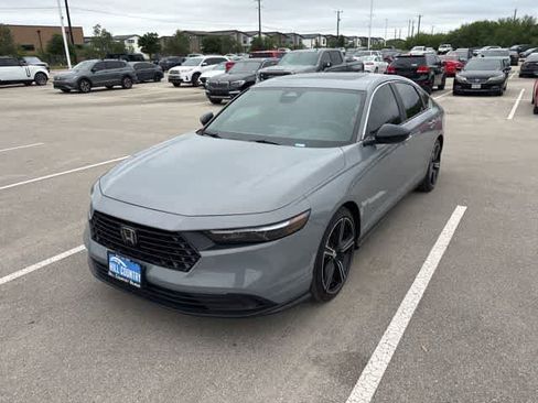 Used 2025 Honda Accord Sport image 1