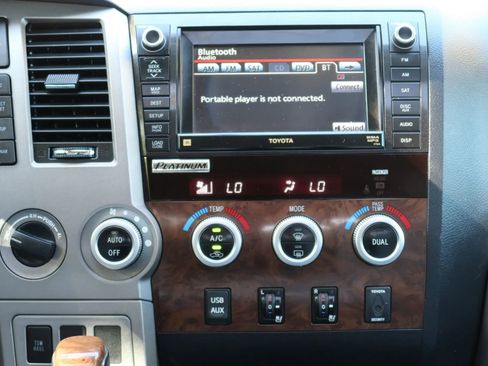 Used 2012 Toyota Tundra Limited image 29