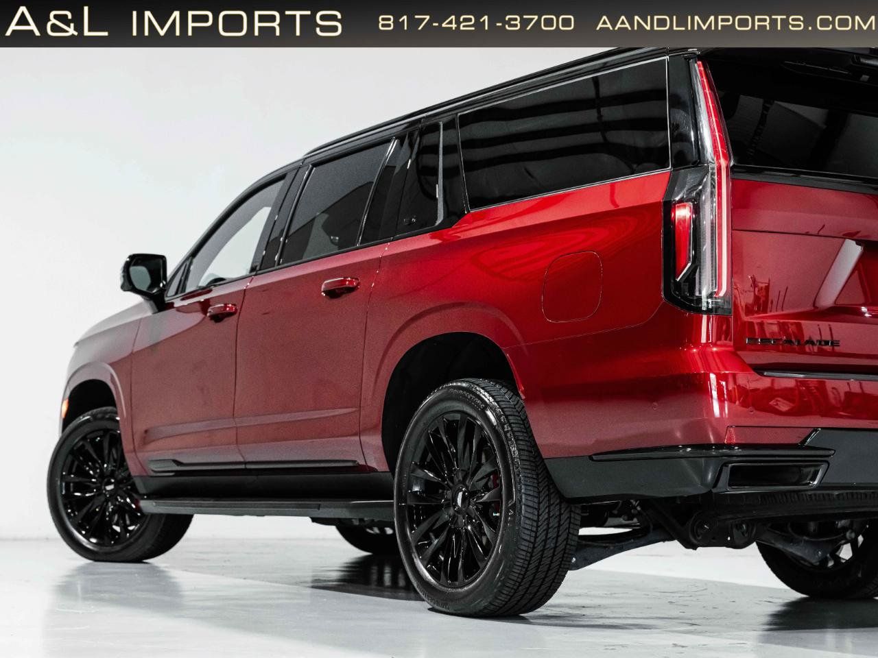 Used 2024 Cadillac Escalade ESV Premium Luxury AWD/4WD image 47