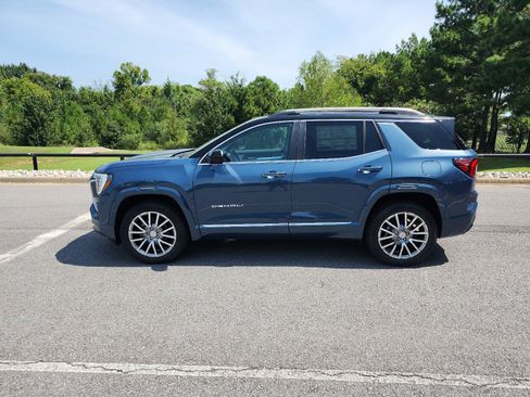 Used 2027 GMC Terrain Denali AWD/4WD image 2
