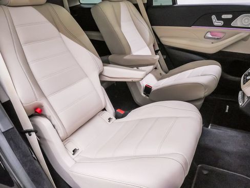 Used 2024 Mercedes-Benz GLS 450 4MATIC image 13
