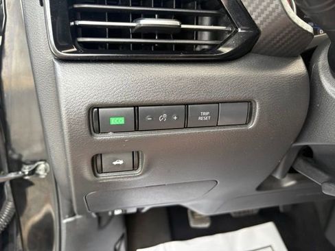 Used 2022 Nissan Sentra SR w/ Midnight Edition FWD image 22