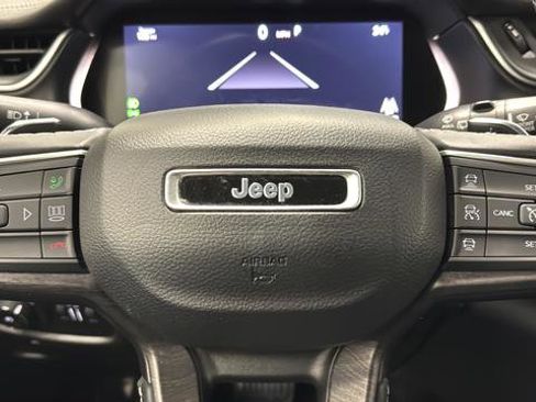 Used 2022 Jeep Grand Cherokee Limited AWD/4WD image 28