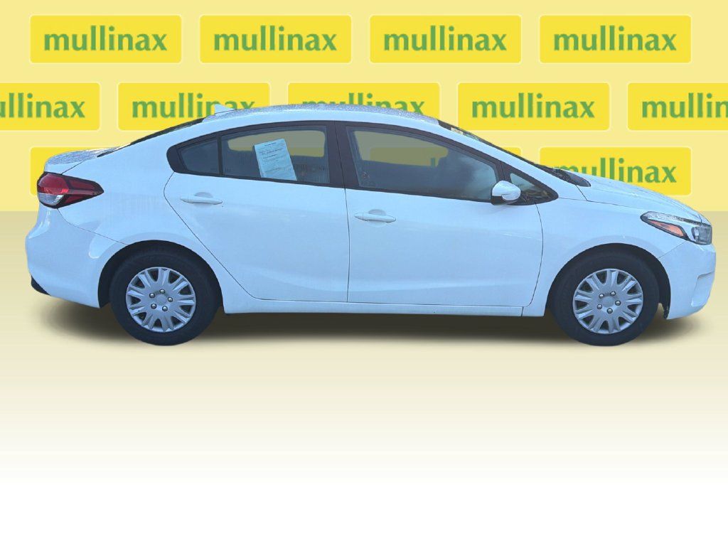 Used 2017 Kia Forte LX FWD image 2