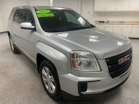Used 2017 GMC Terrain SLE image 3