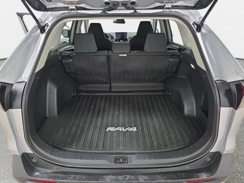 Certified 2024 Toyota RAV4 LE FWD image 31