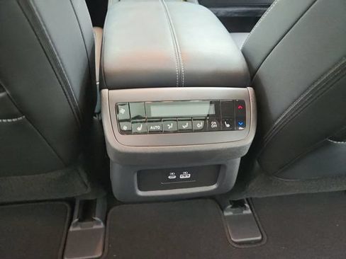 Used 2025 Nissan Pathfinder SL w/ SL Premium Package AWD/4WD image 37