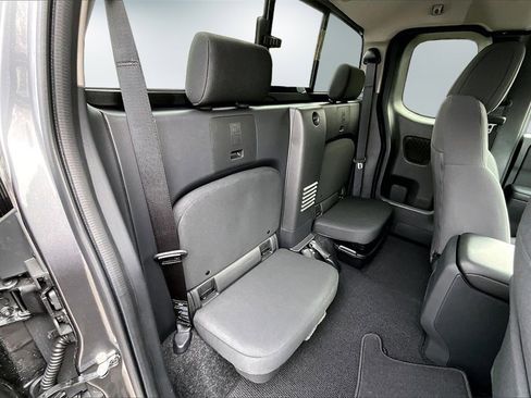 New 2026 Nissan Frontier S image 10