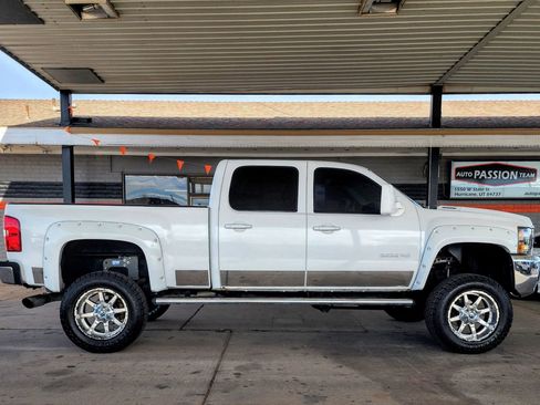 Used 2010 Chevrolet Silverado 2500 LTZ image 6