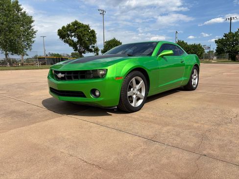 Used 2010 Chevrolet Camaro LT RWD image 3