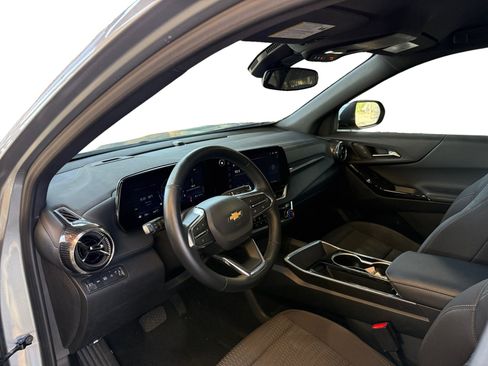 Used 2025 Chevrolet Equinox LT AWD/4WD image 9