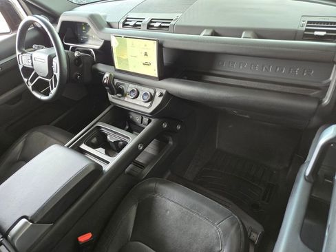 Used 2024 Land Rover Defender 130 X-Dynamic SE image 18