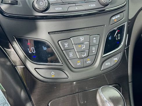 Used 2017 Buick Regal AWD image 17