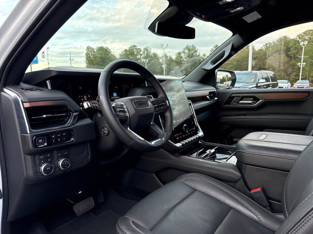 Used 2025 GMC Yukon XL Denali AWD/4WD image 22