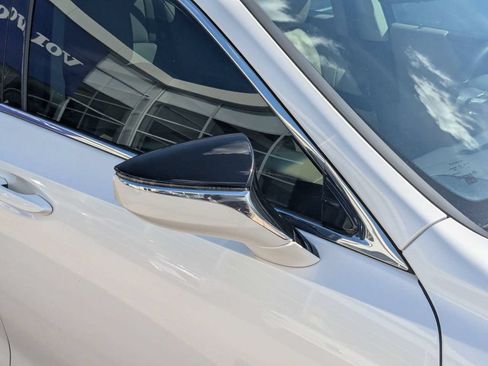 Used 2019 Lexus ES 350 w/ Premium Package FWD image 11