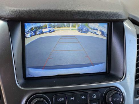 Used 2019 Chevrolet Suburban LT w/ Luxury Package image 28