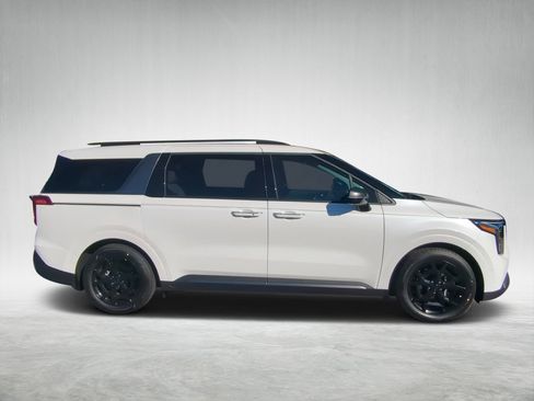 New 2026 Kia Carnival SX image 2