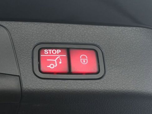 New 2025 Mercedes-Benz GLB 250 image 25