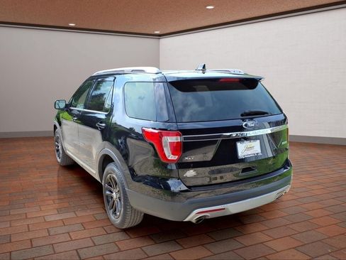 Used 2017 Ford Explorer XLT FWD image 7
