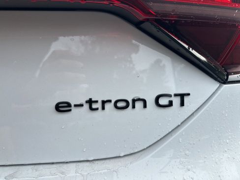 New 2026 Audi RS e-tron GT performance image 9