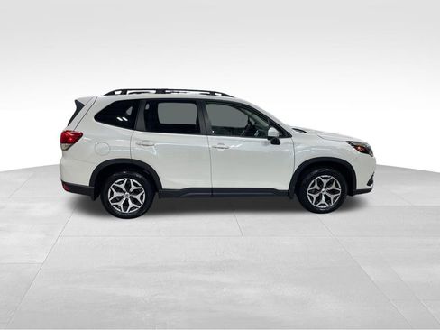 Certified 2023 Subaru Forester Premium AWD/4WD image 9