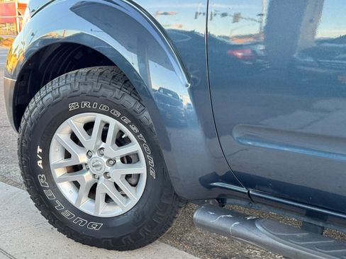 Used 2017 Nissan Frontier SV AWD/4WD image 9