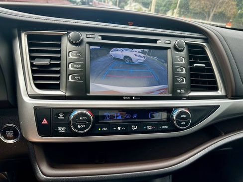 Used 2015 Toyota Highlander XLE AWD/4WD image 27