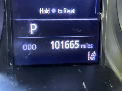 Used 2019 Toyota C-HR LE FWD image 27